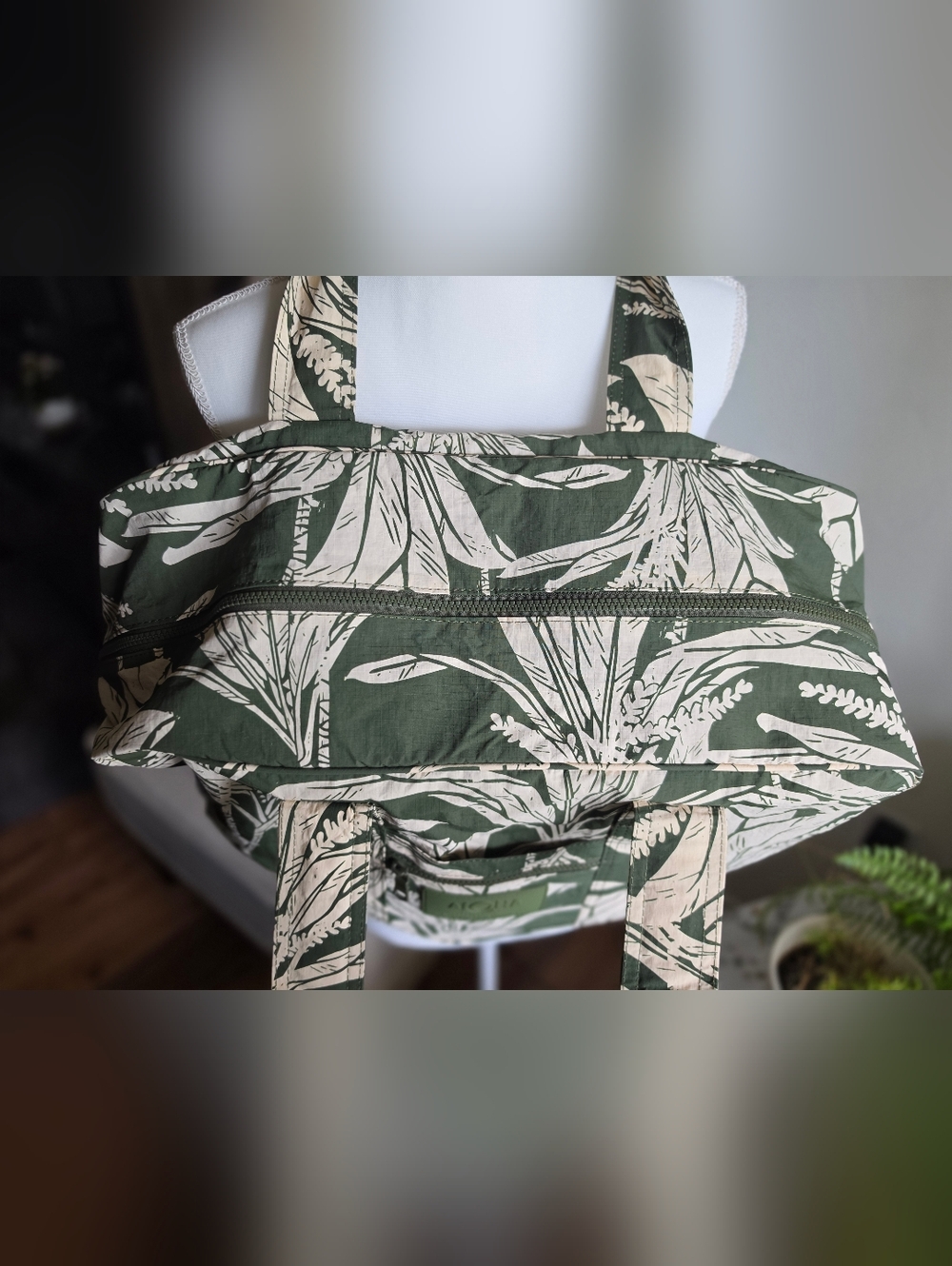 Aloha Collection Weekender Olive Ti Leaf NWOT - Picture 2 of 11